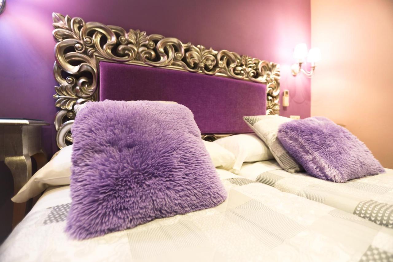 Hostal Goya Suites Salamanca Bagian luar foto