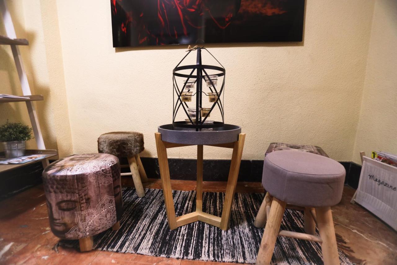 Hostal Goya Suites Salamanca Bagian luar foto