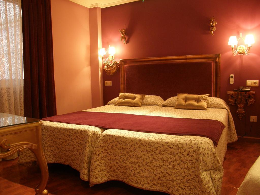Hostal Goya Suites Salamanca Ruang foto