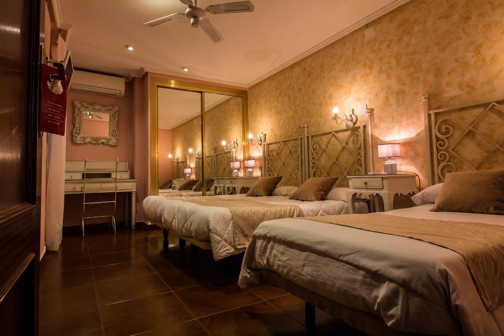 Hostal Goya Suites Salamanca Bagian luar foto