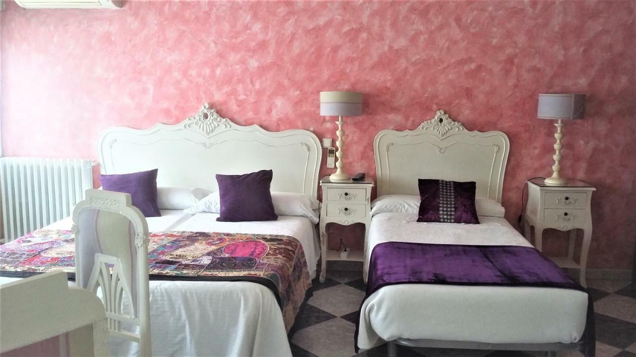 Hostal Goya Suites Salamanca Bagian luar foto